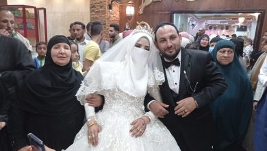 صورة أبناء السمالوس وعائلة أبومبيه يحتفلون بزفاف المهندسين فاطمة فاروق ومحمد عبد التواب