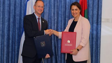 صورة إسرائيل توقع أولى الاتفاقيات الزراعية مع الإمارات في تل أبيب