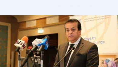 صورة وزير التعليم العالي يستعرض حصاد أداء معهد بحوث البترول المصري لعام 2021