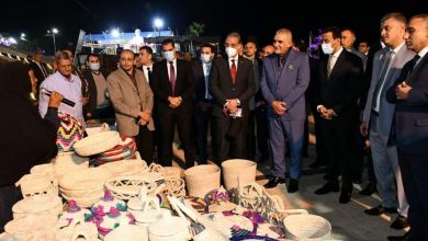 صورة محافظ الفيوم ومدير نوادي وفنادق القوات المسلحة يشهدان الحفل الفني لمهرجان الصعيد
