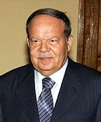 صورة رئيس جامعة القاهرة ينعى رئيس مجلس الشعب الأسبق