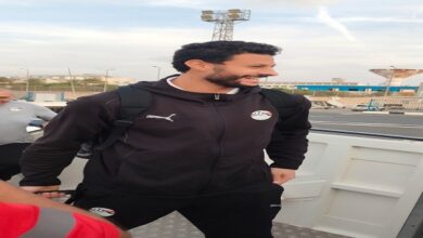 صورة مصر للطيران تنقل المنتخب الوطني الأول لكرة القدم إلي الرأس الأخضر