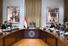 صورة رئيس الوزراء يتابع جهود فض التشابكات المالية بين عدد من الجهات الحكومية