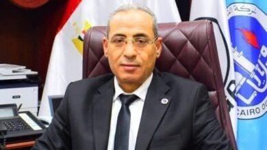 صورة شركة القاهرة لتكرير البترول في المقدمة برئاسة المهندس السيد يوسف عباس
