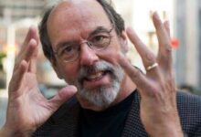 صورة خطورة «قانون كانينجهام».. إفلاس أخلاقي وفكري يحول منصات التواصل إلى ساحات ضجيج لا معرفة !!