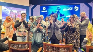 صورة القاهرة تودع «سلطان الجاز» بالدموع والزغاريد