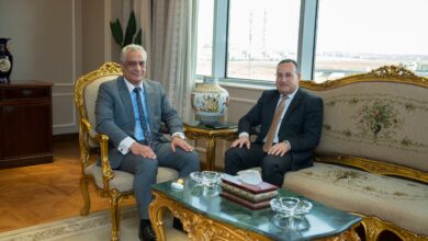 صورة وزيرا “الإنتاج الحربي” و”التعليم العالي” يبحثان أوجه التعاون في مجالات البحث العلمي وتأهيل الكوادر البشرية